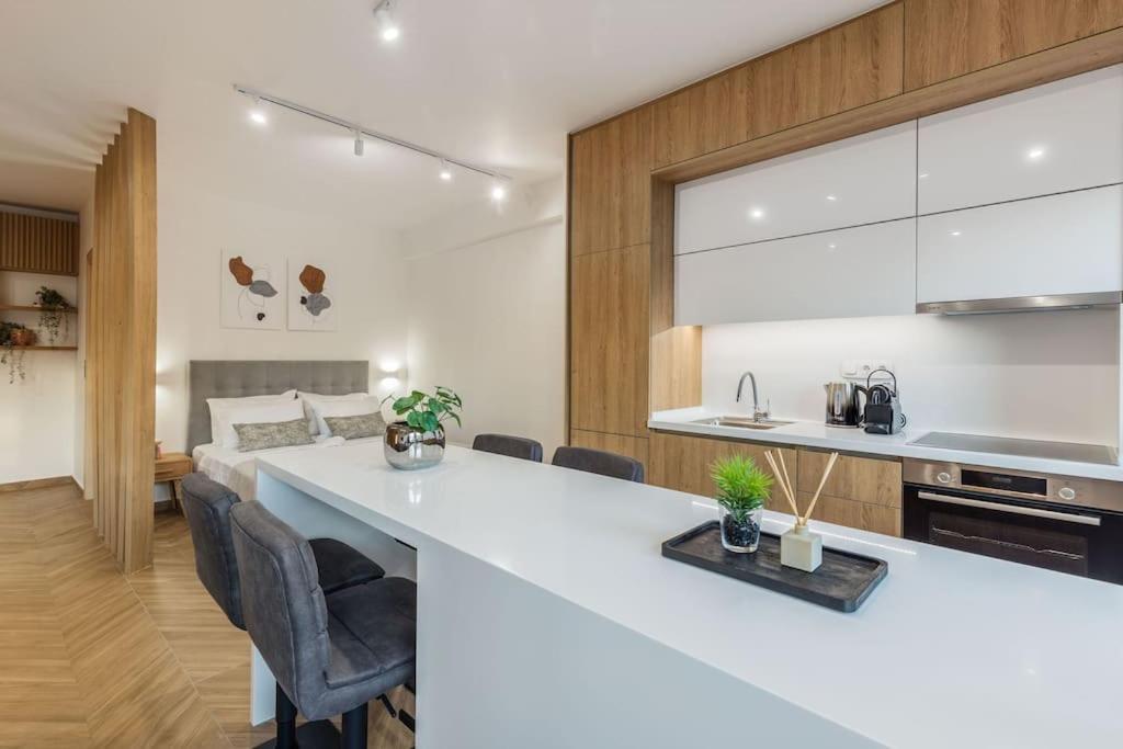Athinais Luxury Studio 2 Афины Экстерьер фото